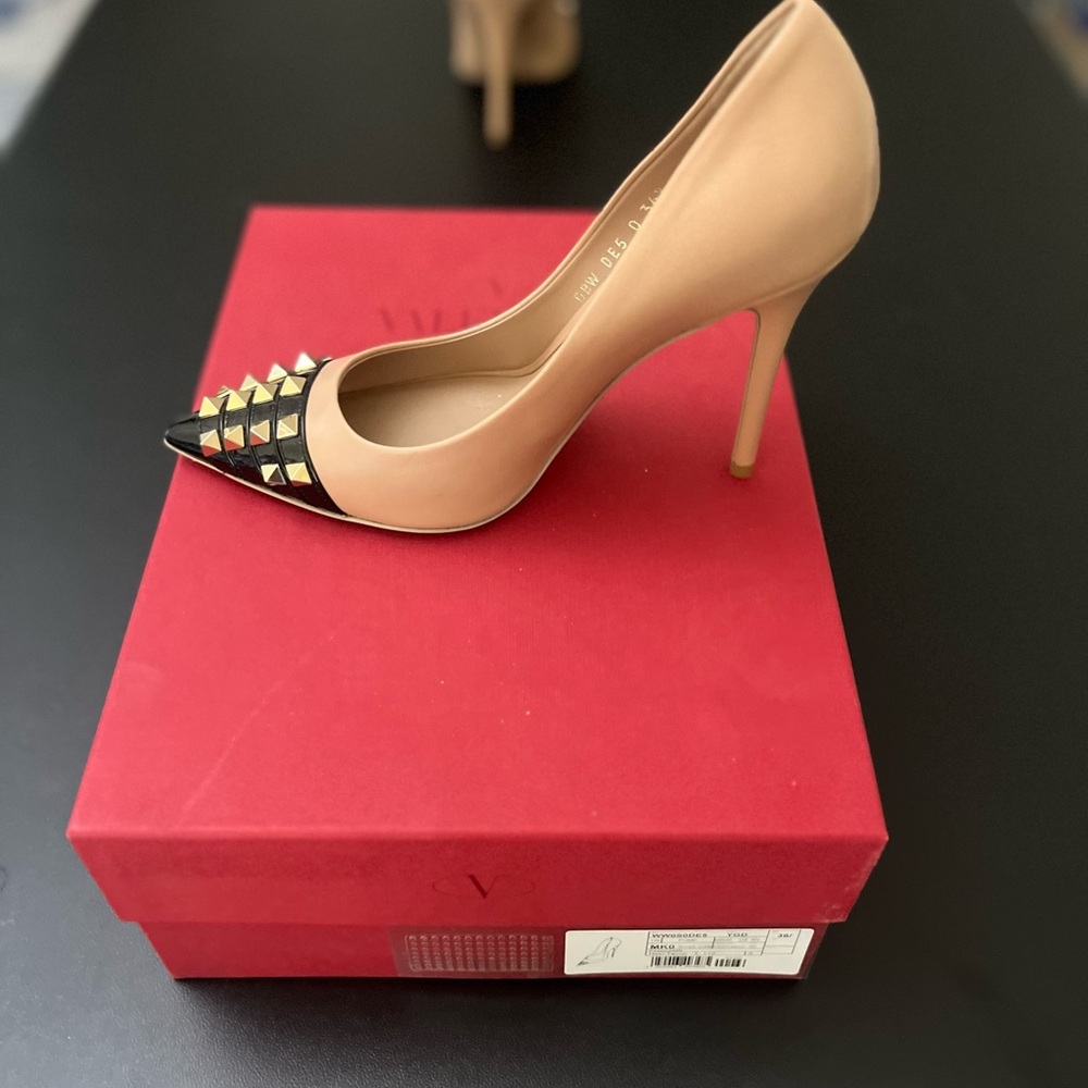 Valentino Garavani Alcove Heel - Picture 3 of 10